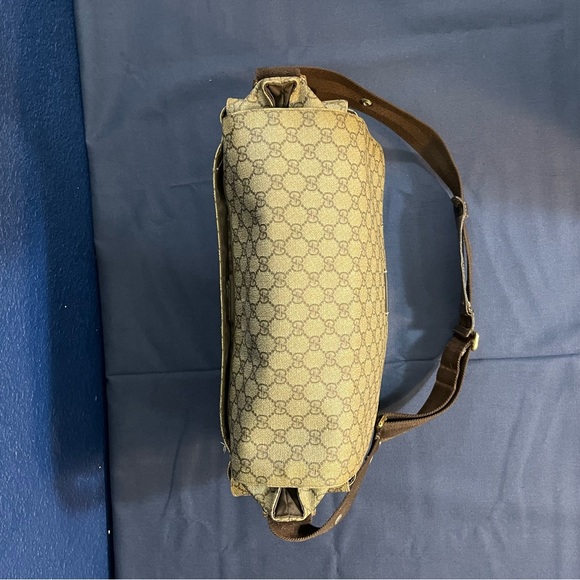 GUCCI GG Supreme Canvas Diaper Bag - Picture 15 of 16